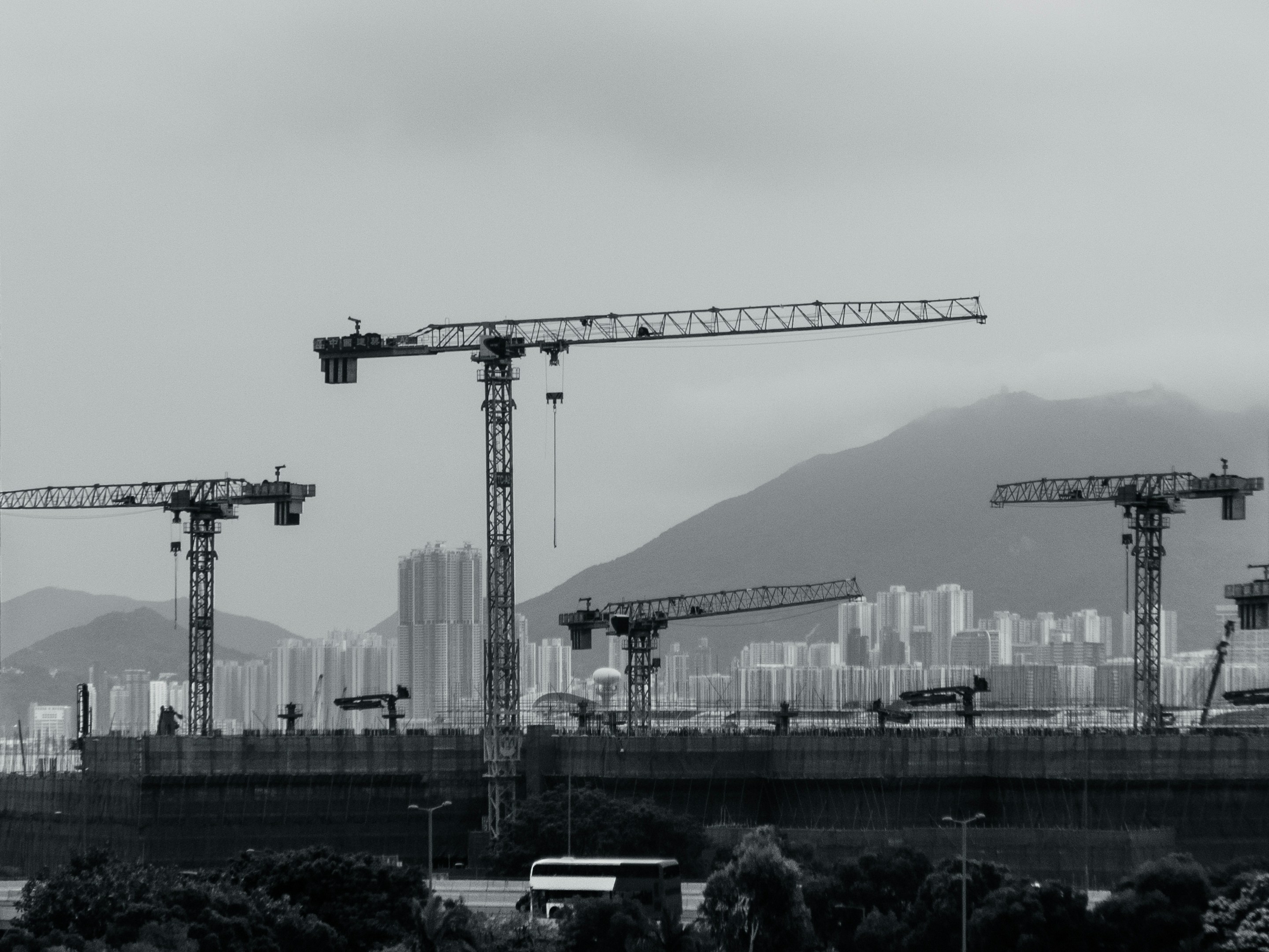 Engineering infrastructure project cranes